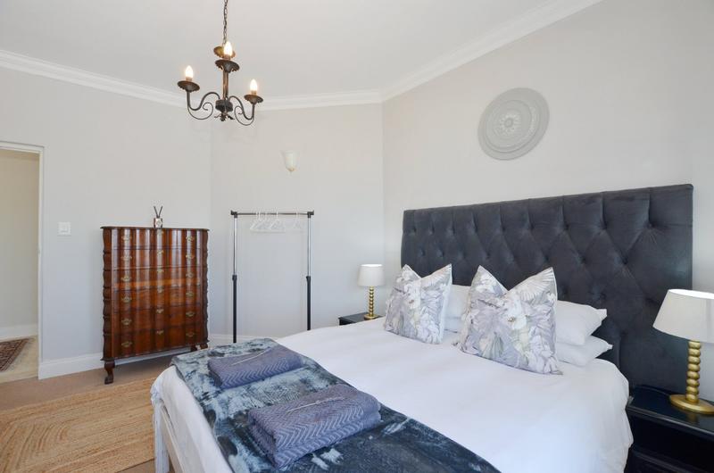 4 Bedroom Property for Sale in Pearl Bay Western Cape